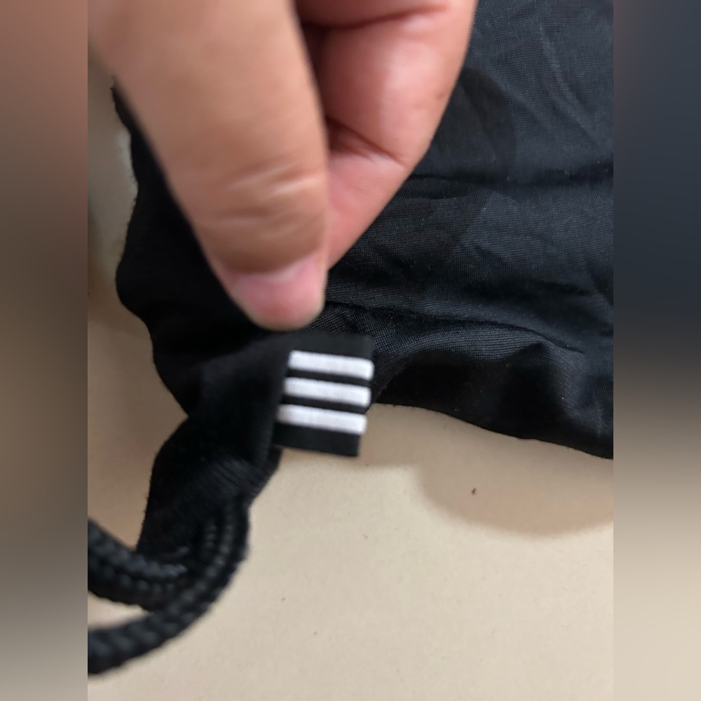 Adidas original draw string bag. Used gently - Picture 2 of 8